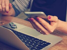 Czy da się płacić telefonem w etui?